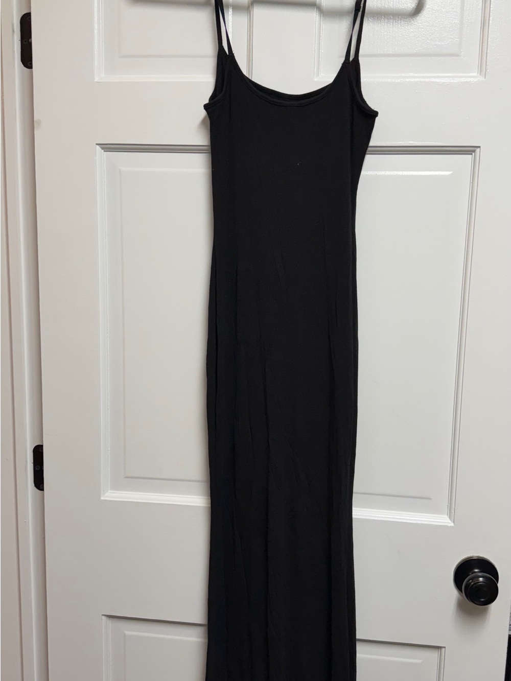 ReoRia Black Sleek Spaghetti-Strap Maxi Slip Dress